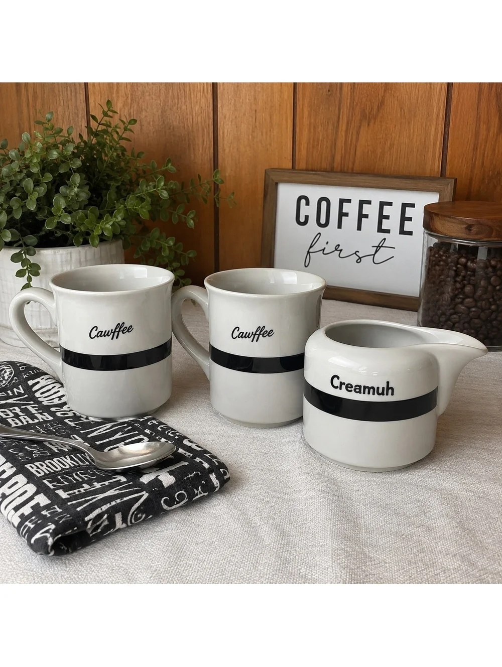 Fishs Eddy Brooklynese Cawffee Mugs Creamuh Creamer Set Black White